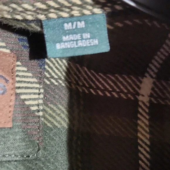 ORVIS Men’s Heavyweight Two Pocket Long Sleeve Flannel Button Down - Medium - Picture 4 of 5